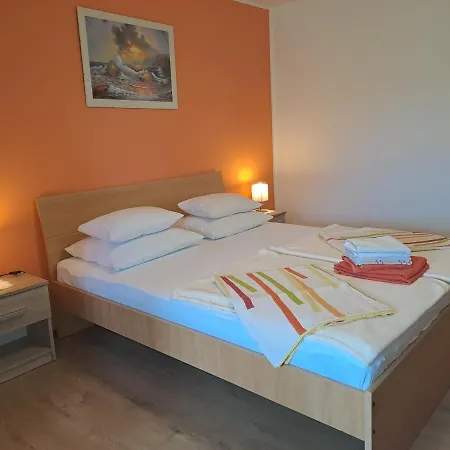 Studio Apartments Maslinik Veglia Exterior foto