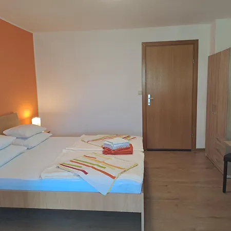 Studio Apartments Maslinik Veglia Cameră foto